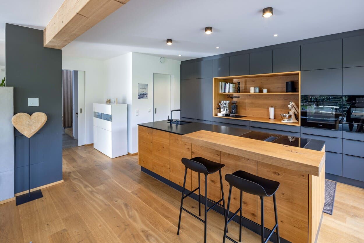 Küche mit Kochinsel