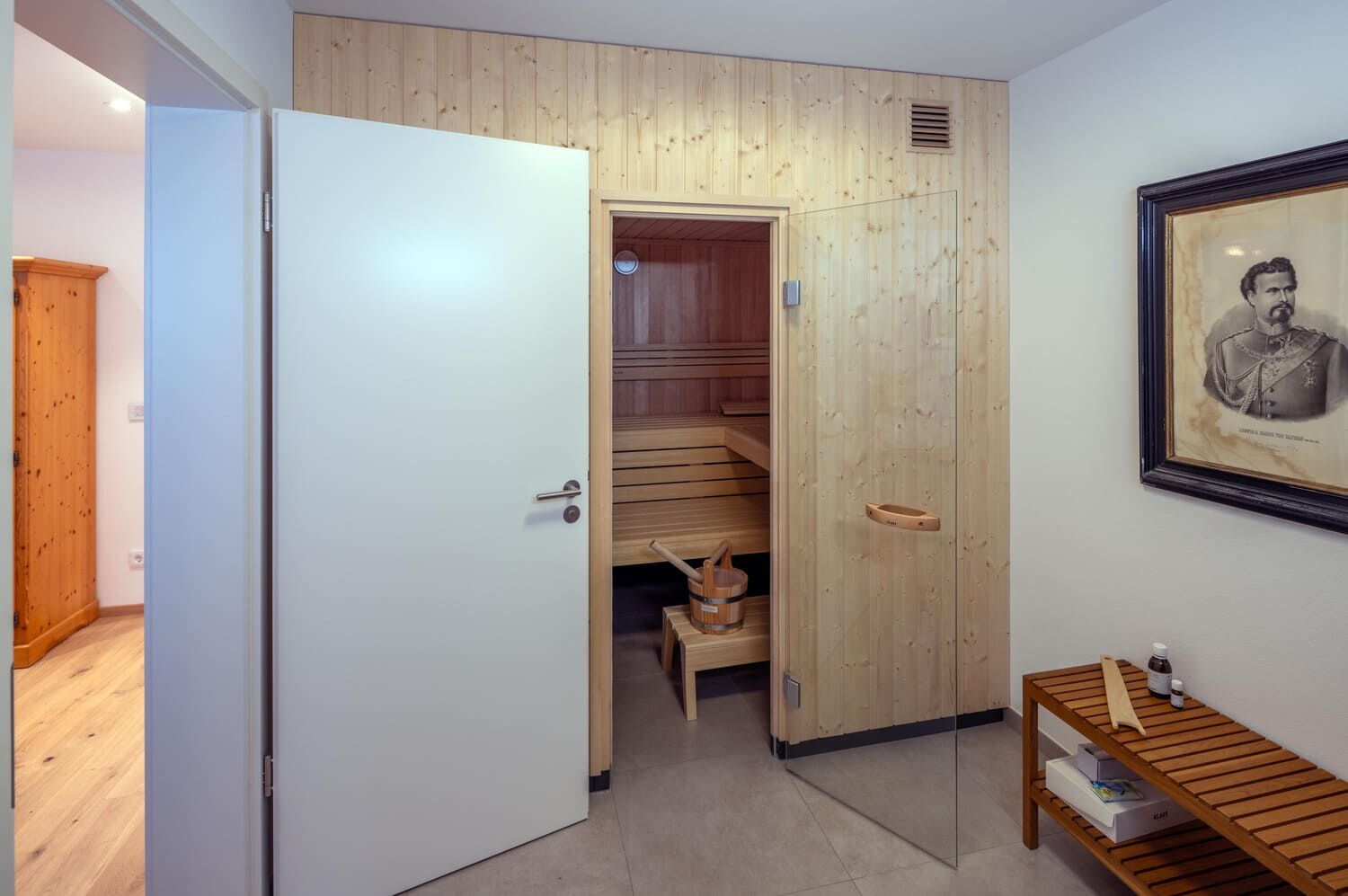 Holzhaus in Weilheim mit Bad und Sauna im Keller