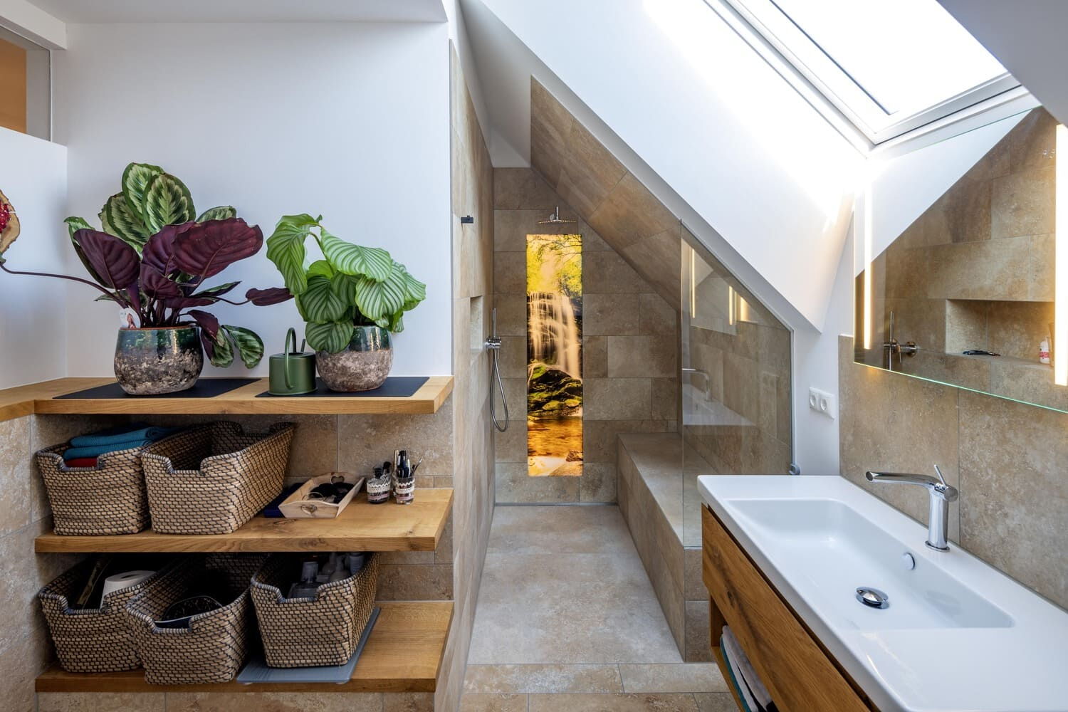 Badezimmer im Dachgeschoss