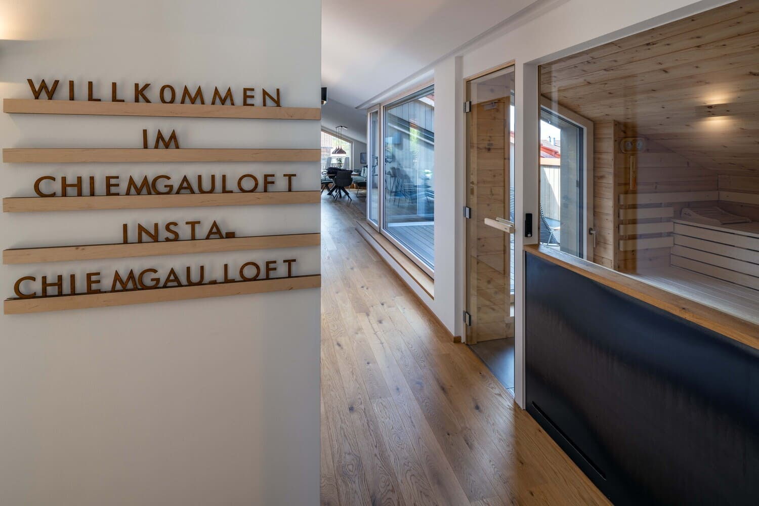 Mehrfamilien Holzhaus in Übersee, Chiemgauloft, Ferienwohnung, Sauna