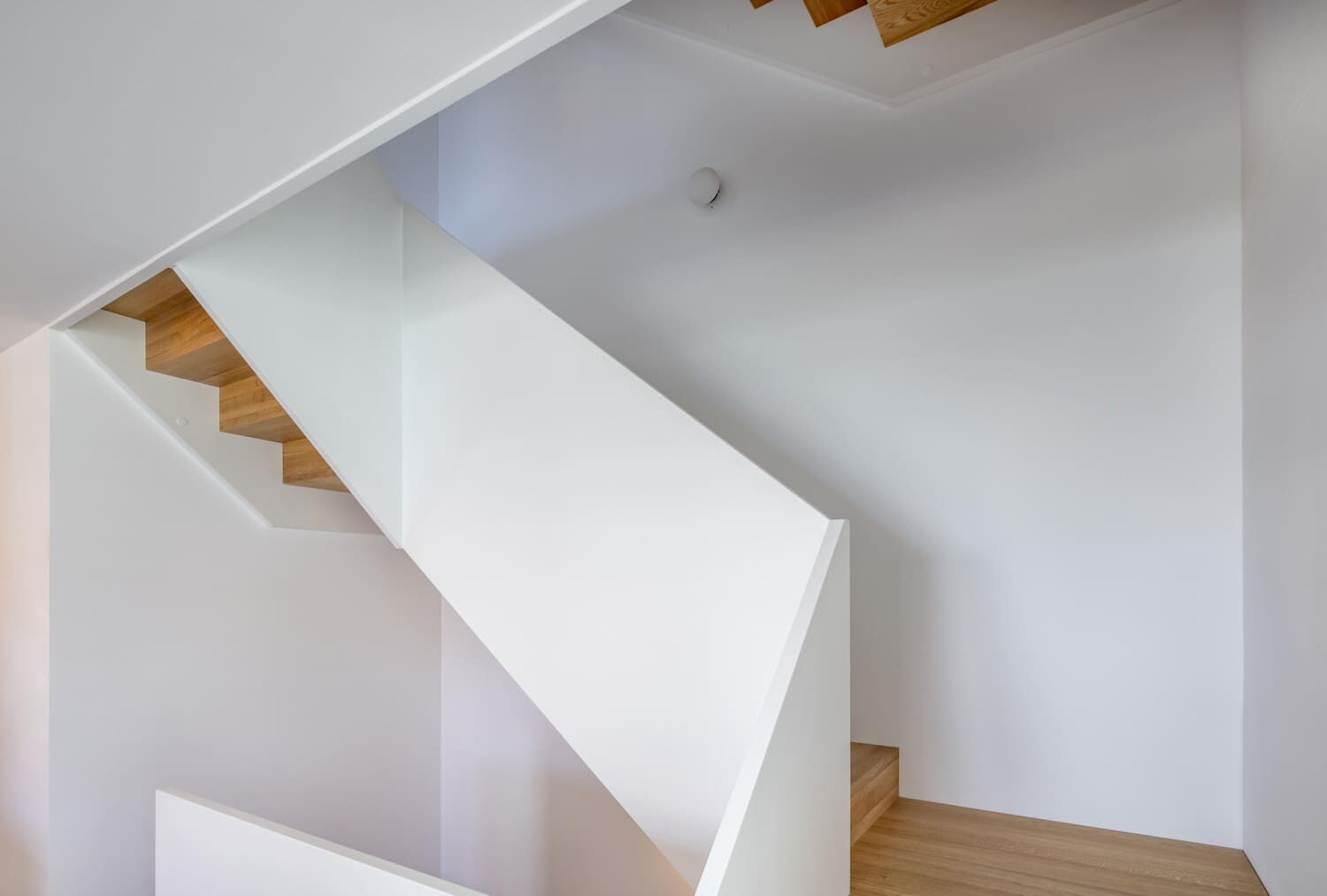 Holztreppe modern