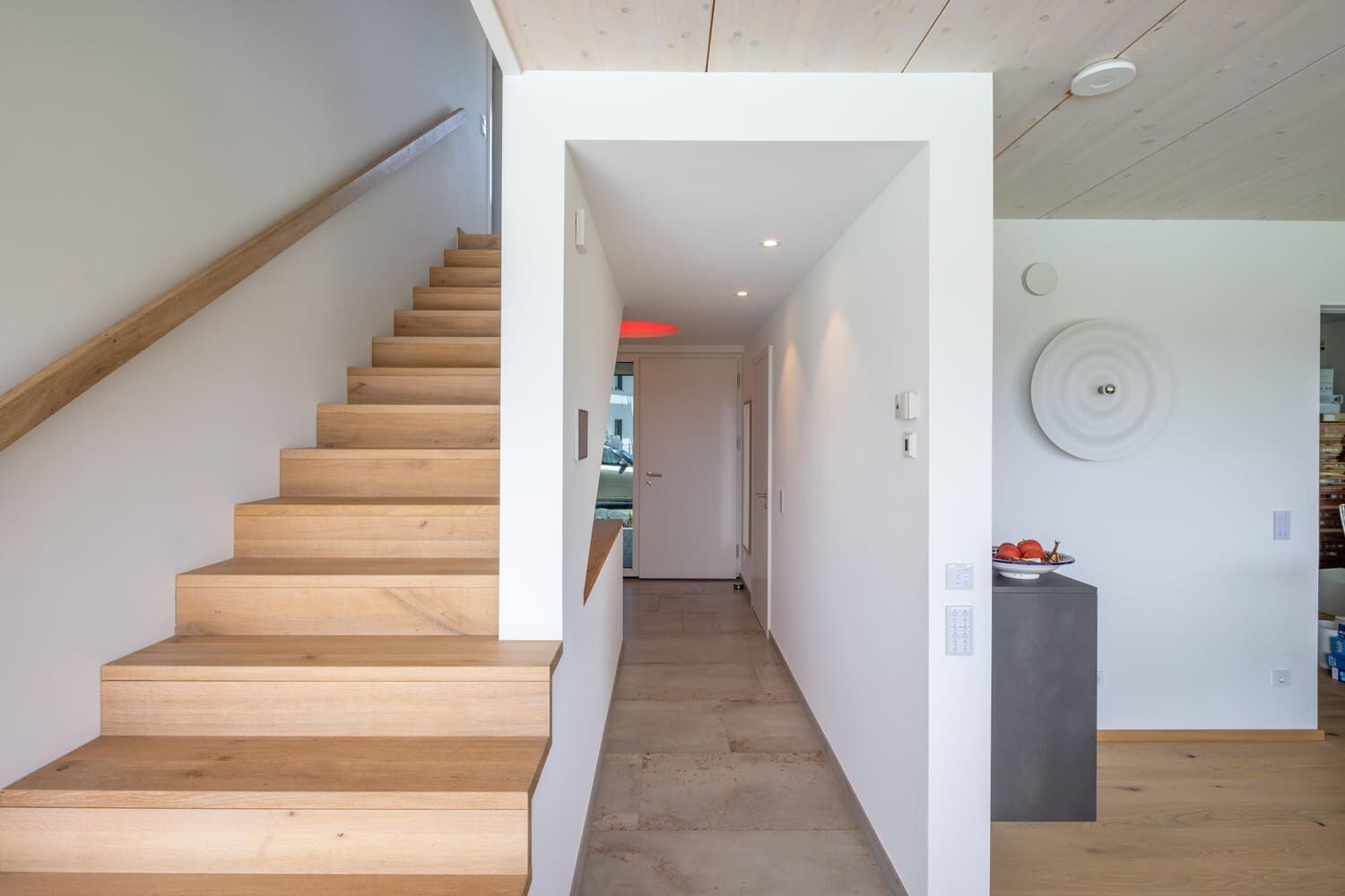 Holzhaus in Weilheim, Eingangsbreich und Treppenaufgang